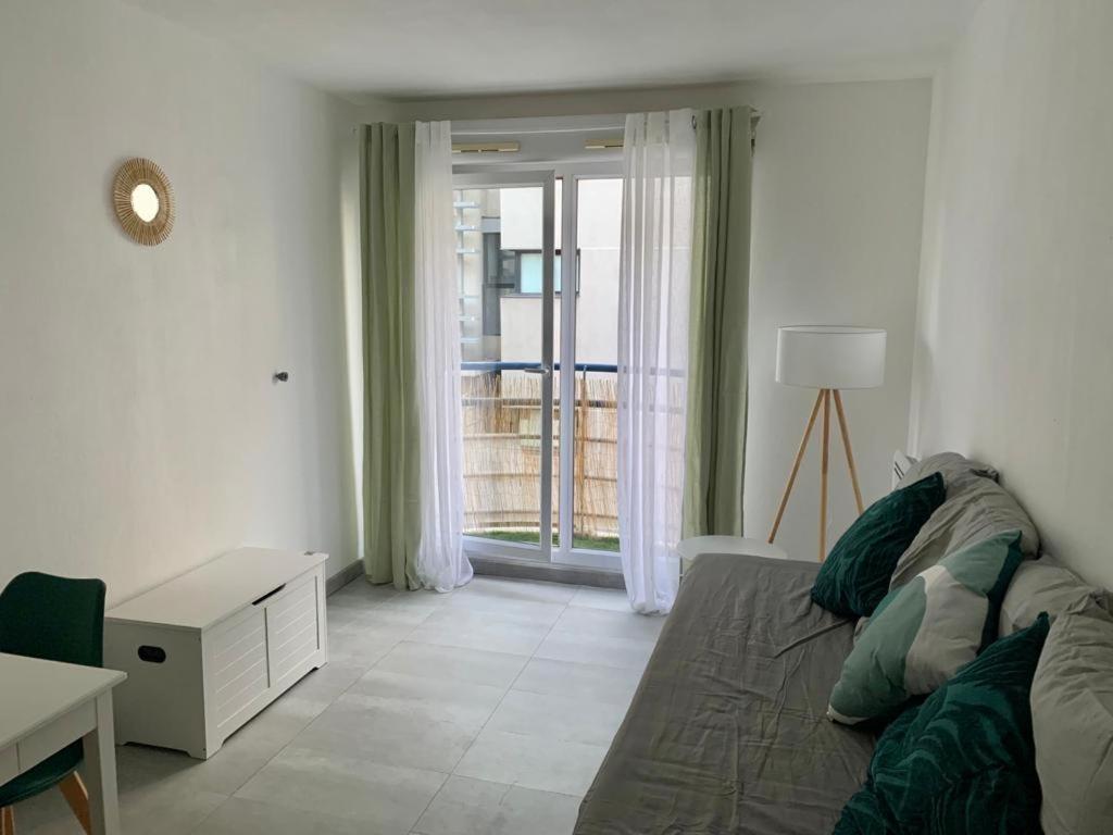 Appartement Tout Equipe A 6 Minutes De La Gare St Charles Marseille Exterior photo