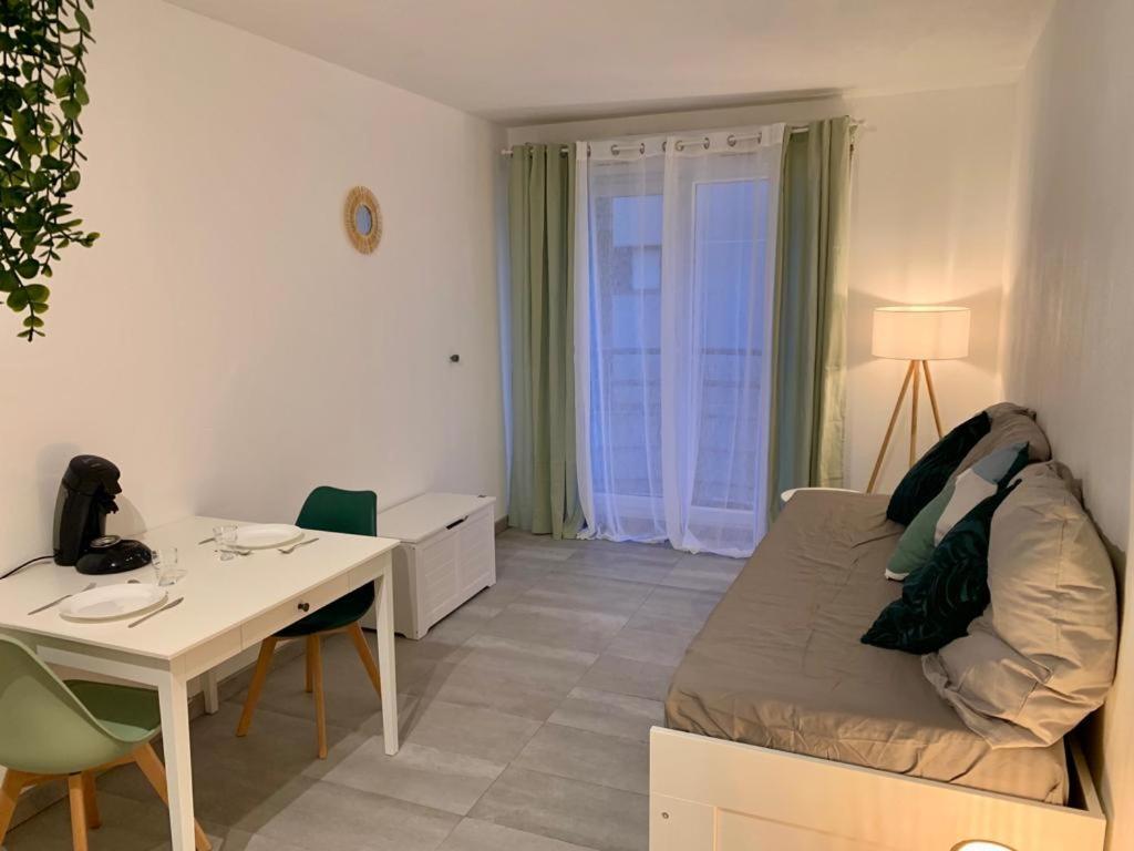 Appartement Tout Equipe A 6 Minutes De La Gare St Charles Marseille Exterior photo