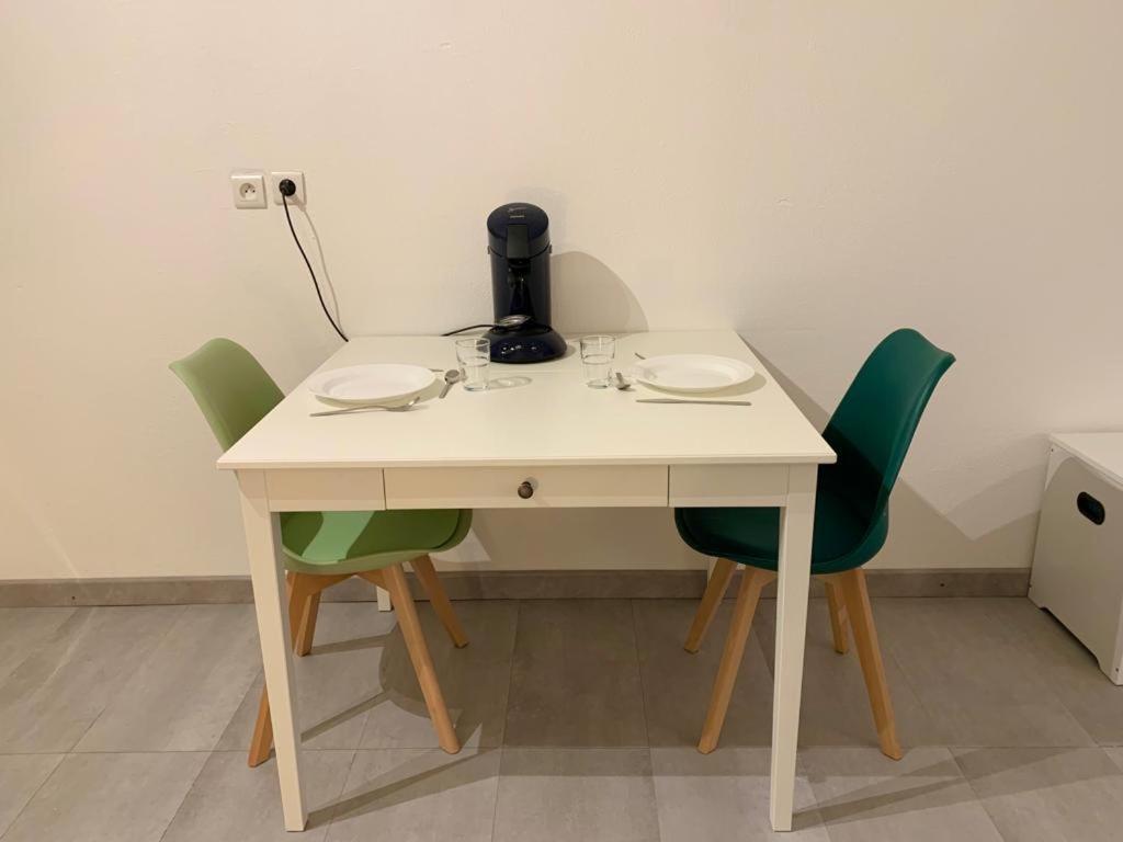 Appartement Tout Equipe A 6 Minutes De La Gare St Charles Marseille Exterior photo